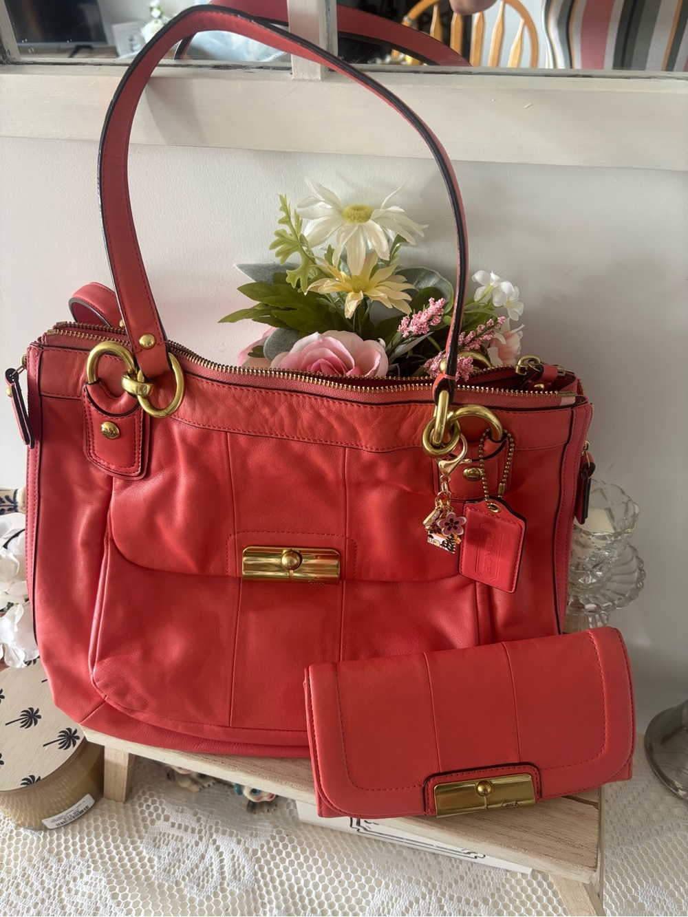 Rare Vintage Coach Tote Bag set with Matching Wallet - Classic Gold Hardware